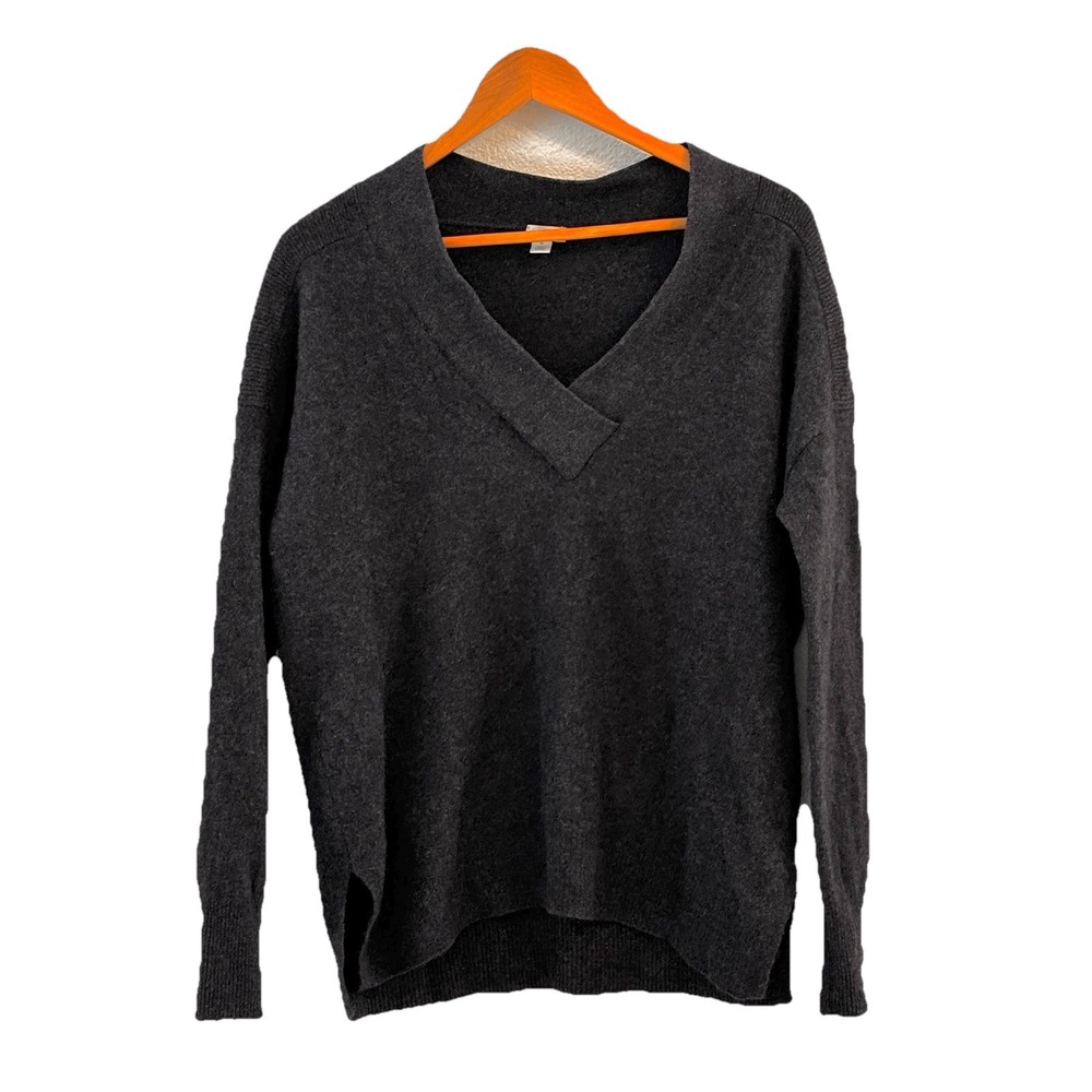 Halogen Gray Cashmere Sweater Womens M Old Money V Neck Preppy Quiet Luxury